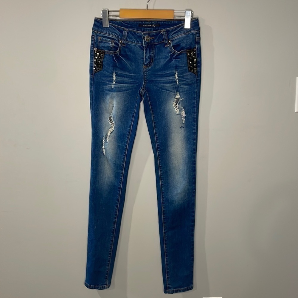 seductions FD Jeans with Studs & Skull Studs Distressed Women's/Junior's Size 3